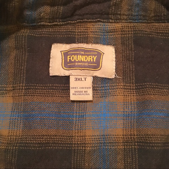 3XLT Foundry button down - Picture 2 of 3